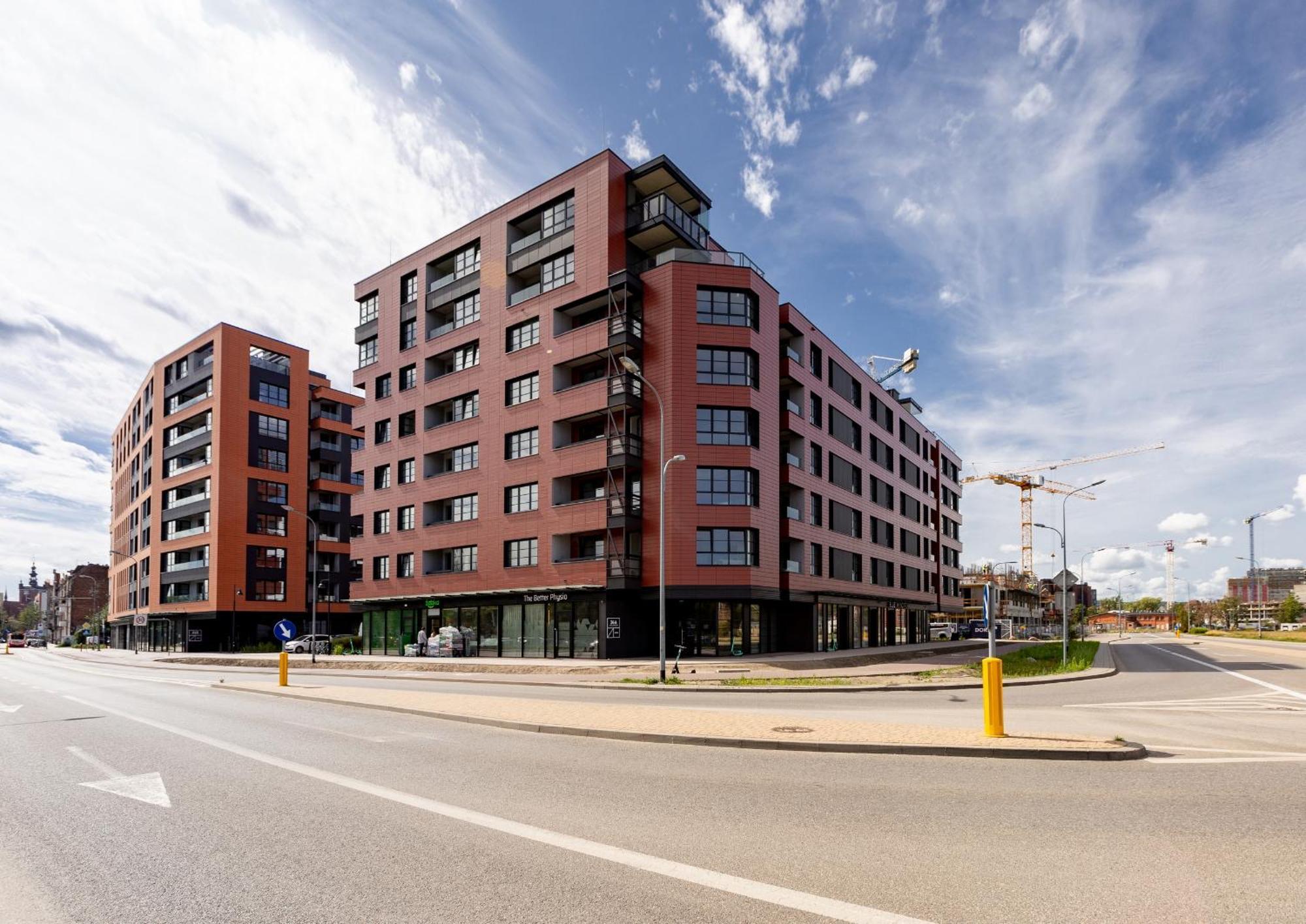 Doki Living - Foodhall & Parking By Downtown Apartments グダニスク エクステリア 写真